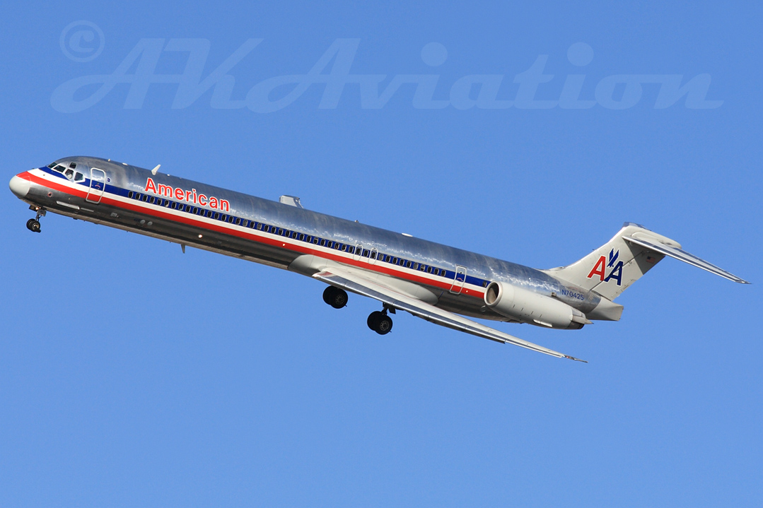 American Airlines MD-82