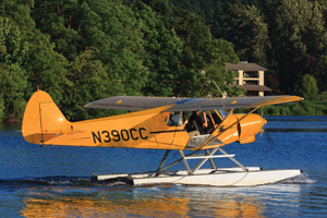 Kenmore Air Piper Super Cub: Photo by Alex Kwanten